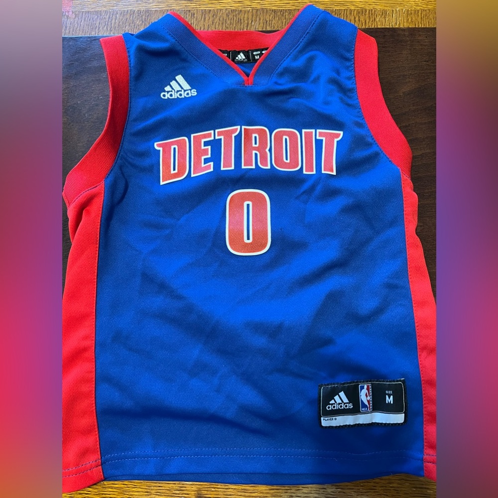 Adidas NBA Boys Detroit Pistons Drummond Basketball Jersey Size 5/6